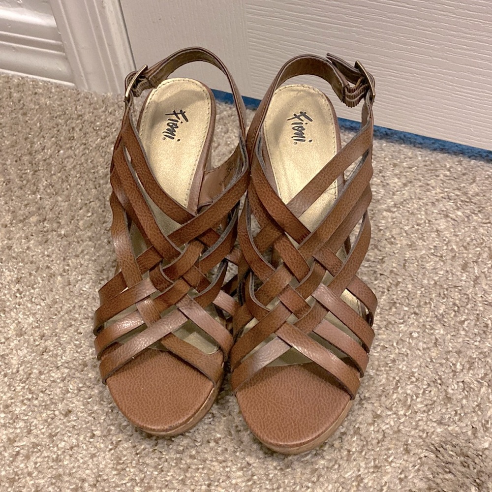 Size 8 wedges